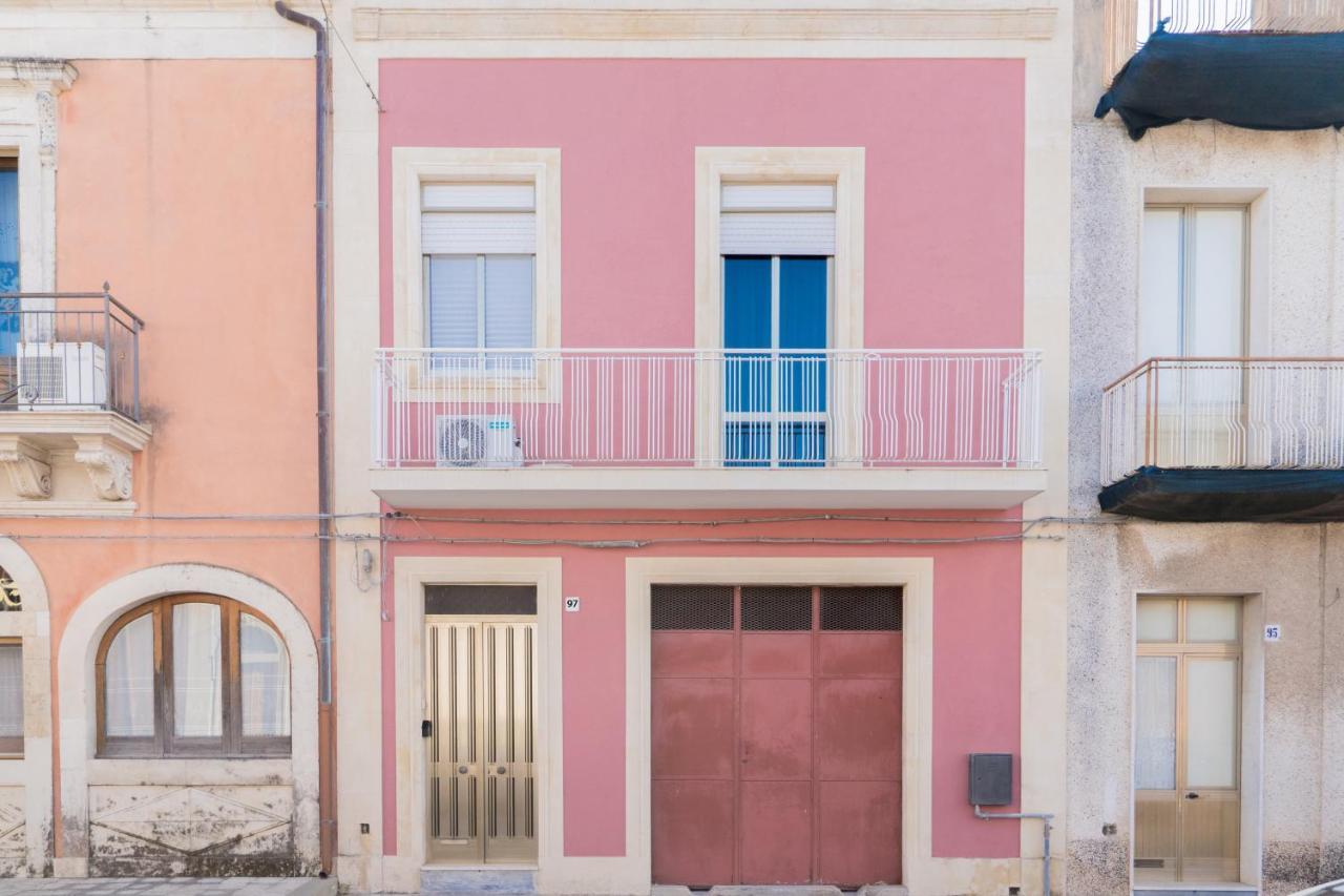 Casa Lina Con Terrazza Villa Canicattini Bagni Kültér fotó